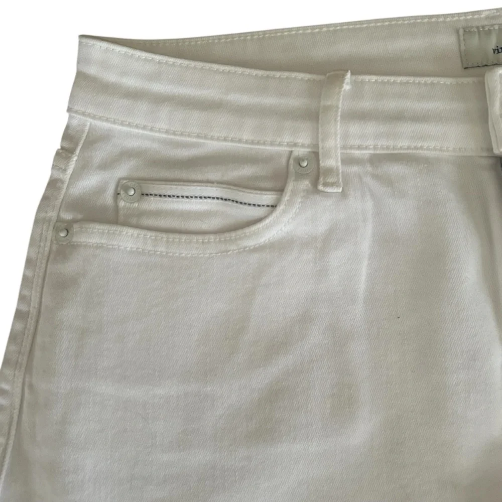 Vineyard Vines
White Denim Mini Skirt Size 8 Raw Hem Stretch Preppy Summer - Picture 8 of 8